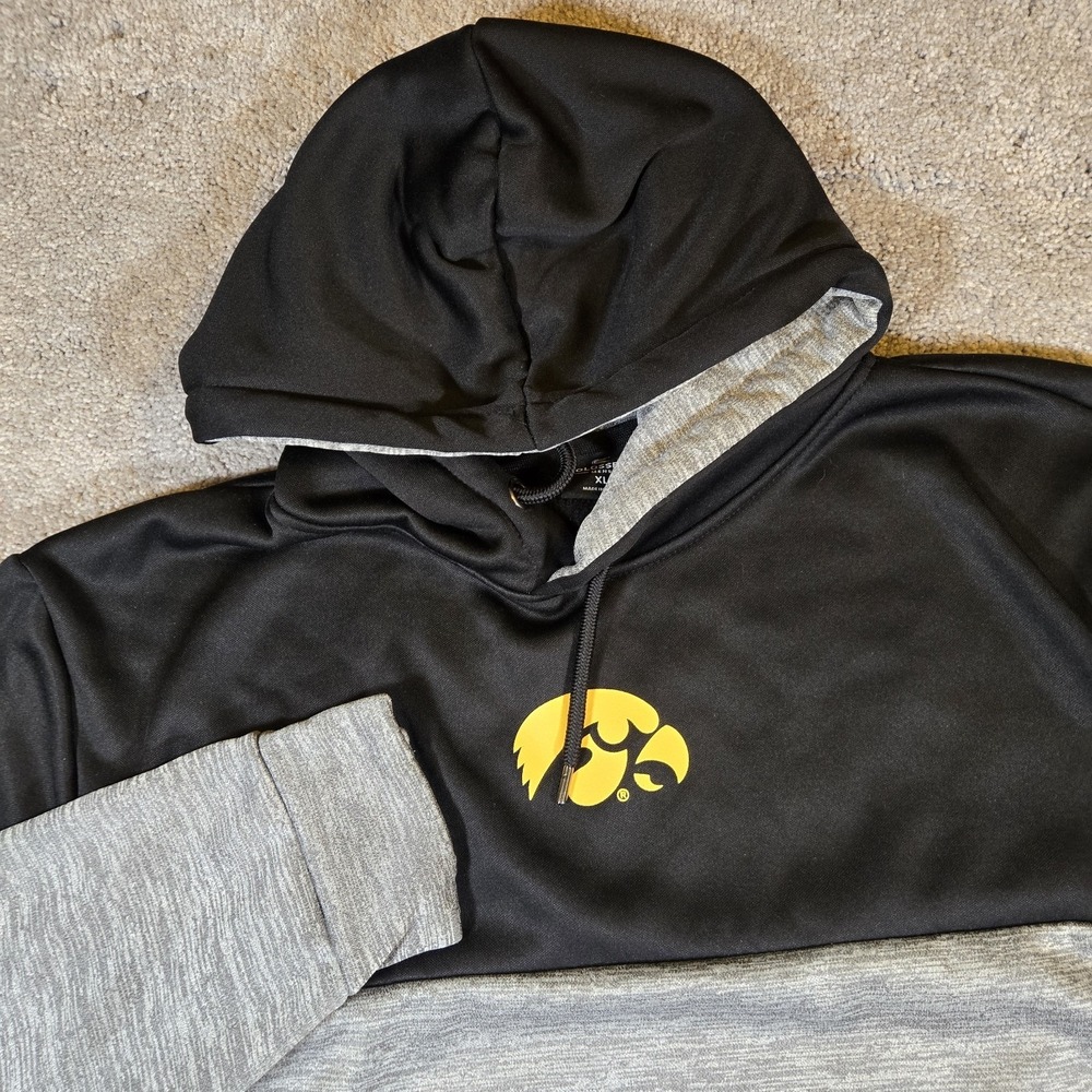 Colosseum Athletics Iowa Hawkeyes Black Gray Fleece Hooded Pullover Hoodie XL